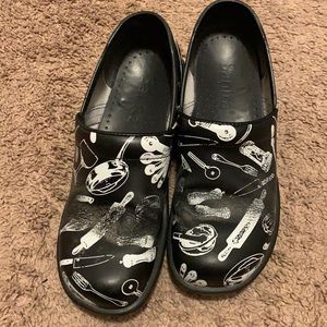 Sanita Black Kitchen Print 41